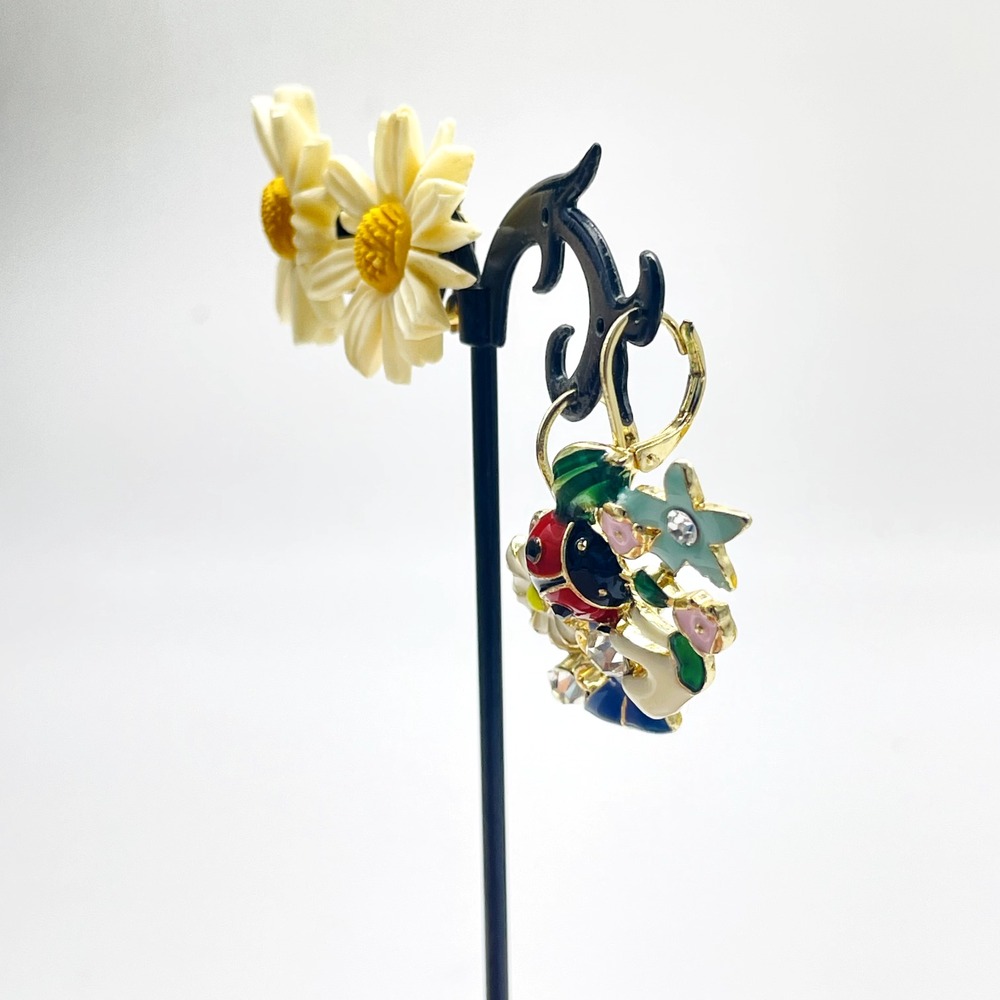 Vintage Earrings Lot of 2 Bug Floral Daisy Enamel Flower Statement Retro - Picture 8 of 16